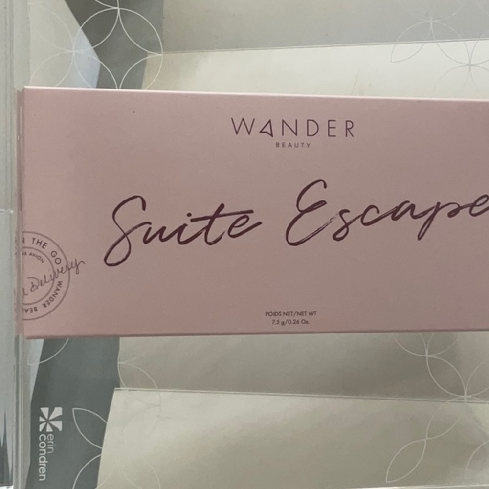 Wander beauty Suite Escape Eyeshadow palette